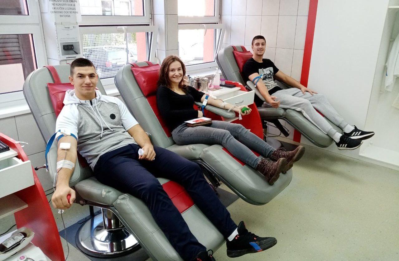 Студенти Факултета у акцији добровољног даривања крви