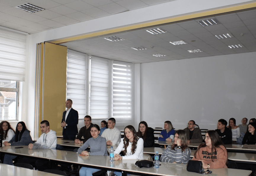 Olivije Zimonja održao predavanje studentima treće godine o otkrivanju visokotehnološkog kriminaliteta