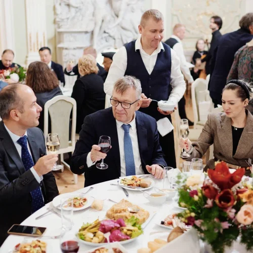 2025 12 05 20 44 36 DP